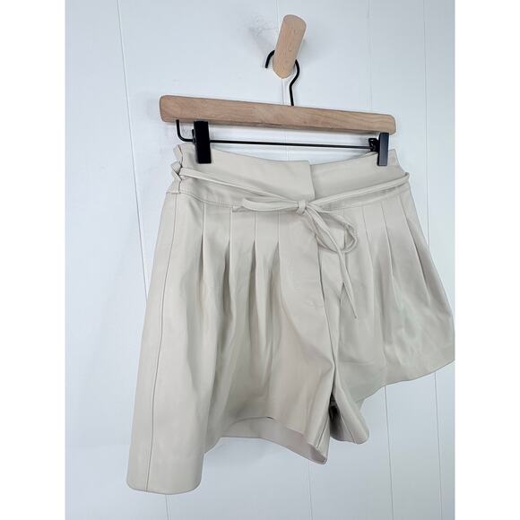 Blank NYC Faux Leather Pleated High Rise Shorts Size 26 Cream Ivory Tie Waist - Picture 3 of 10